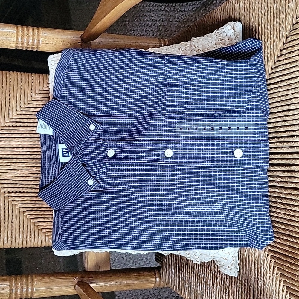 Gap factory store blue check short sleeve button down, size M
